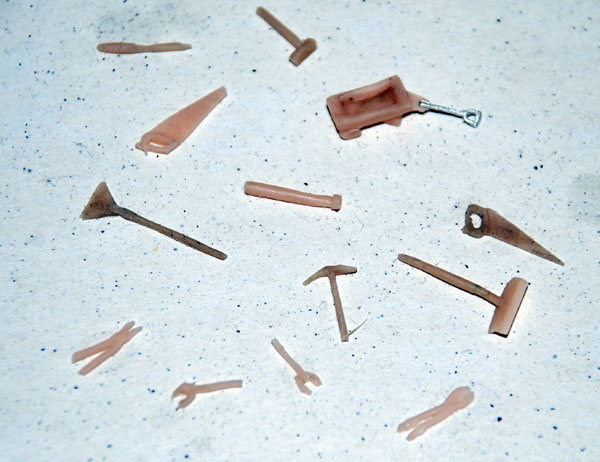 patterns and white metal parts 600 x 462