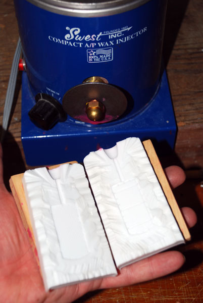 wax mold halves 402 x 600