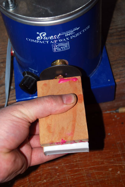 injecting wax 402 x 600